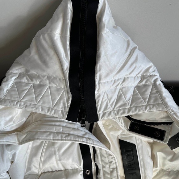 Tom Ford Men's Long Puffer Coat with Contrast Trim SIZE 50 - Picture 6 of 16